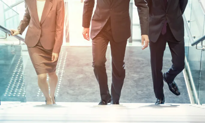 登録コンサルタントの厳選